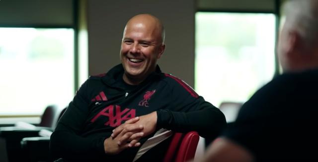 他谈到了自, 踢足球