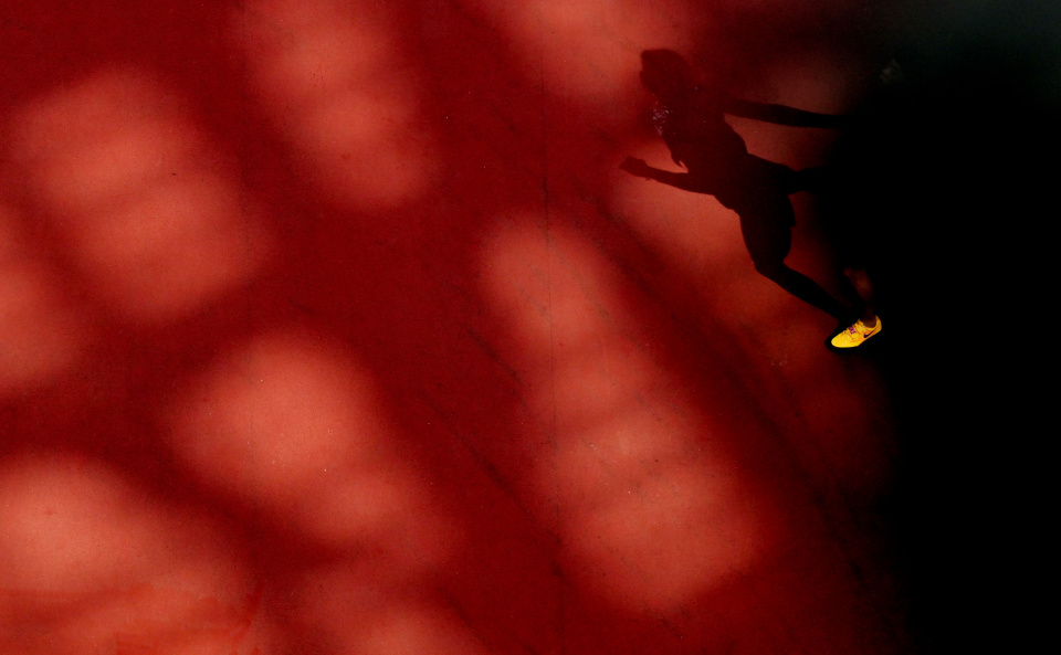 中国选手费, 新华社记者, 试投