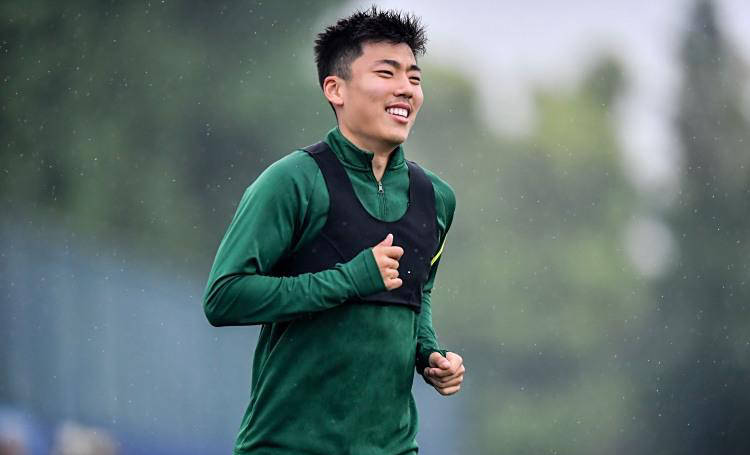 尽管何朕宇, 由于内蒙古 尽管何朕宇, 由于内蒙古